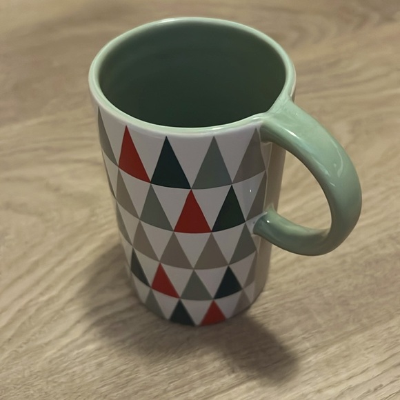 Starbucks 2017 Limited Edition 12 oz Christmas Tree Mug. EUC - Picture 1 of 3
